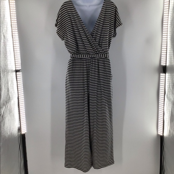 Old Navy Striped Jumpsuit w/ Open back NWOT - Picture 5 of 8